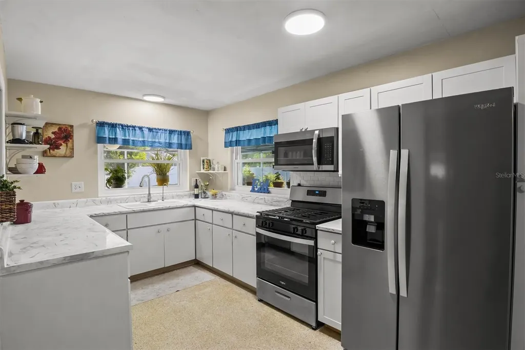 1117 N Lakeshore Boulevard Lake Wales FL 33853