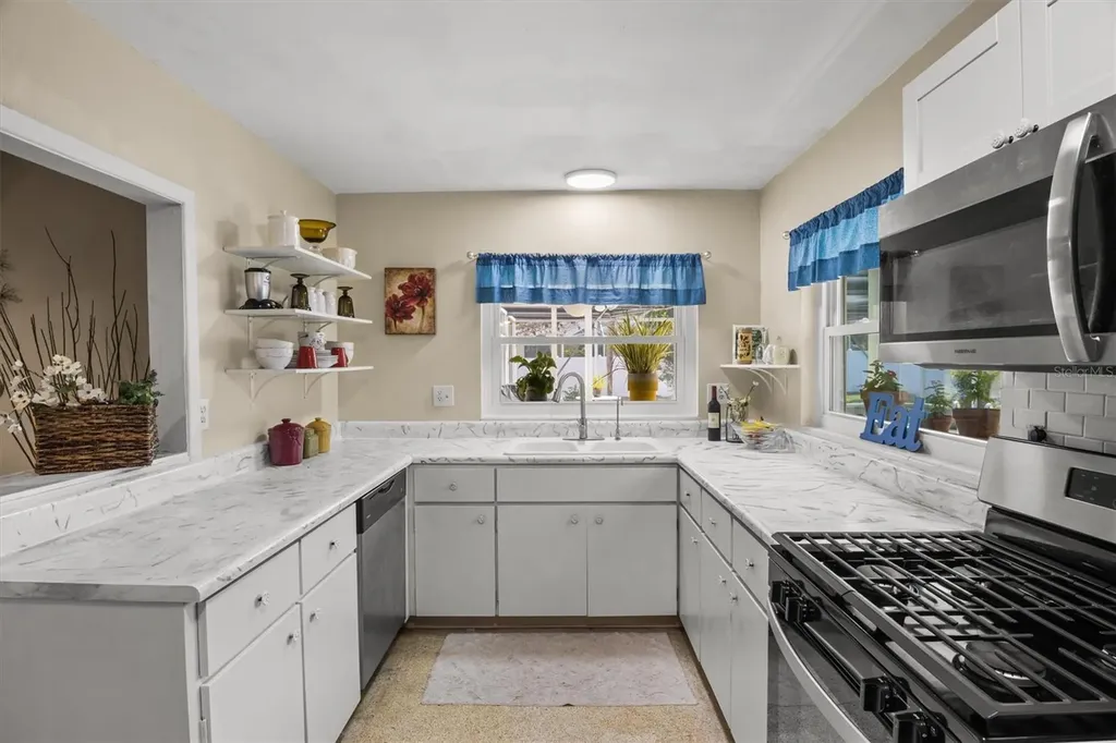 1117 N Lakeshore Boulevard Lake Wales FL 33853