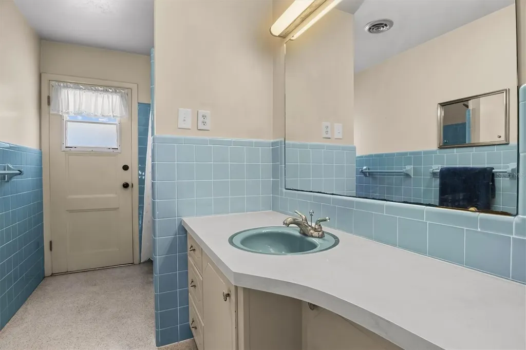 1117 N Lakeshore Boulevard Lake Wales FL 33853