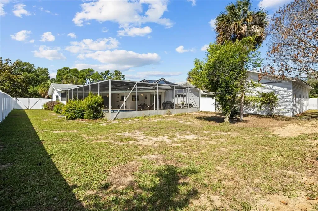 1117 N Lakeshore Boulevard Lake Wales FL 33853