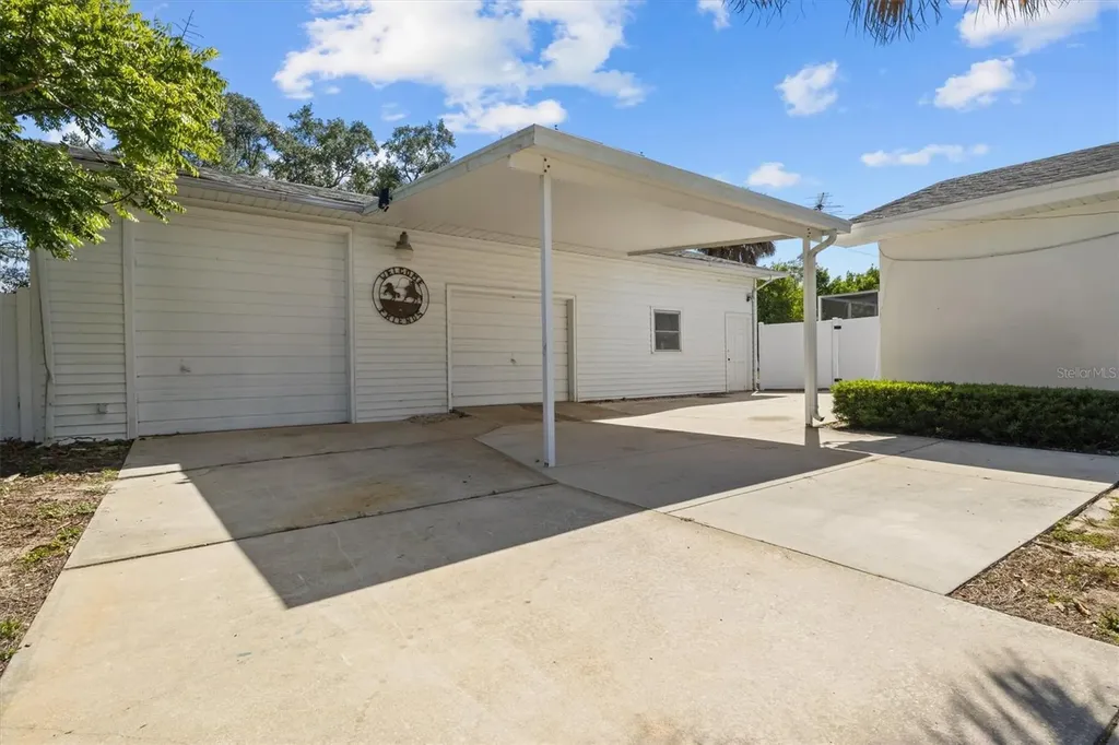 1117 N Lakeshore Boulevard Lake Wales FL 33853