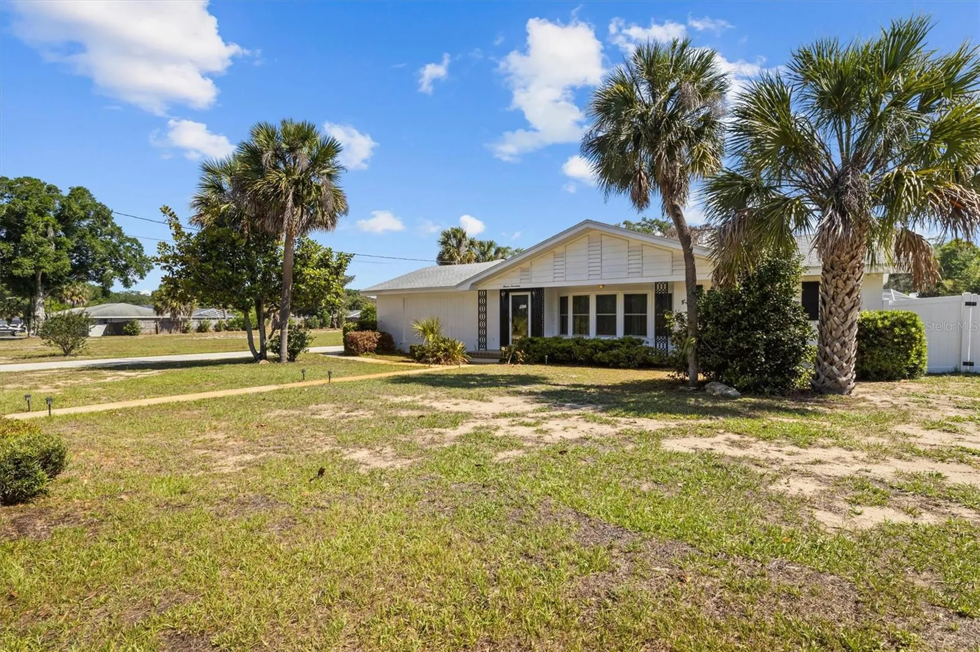 1117 N Lakeshore Boulevard Lake Wales FL 33853