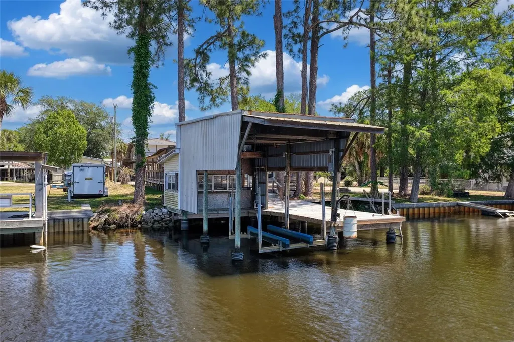 53 SE 241st Street Suwannee FL 32692