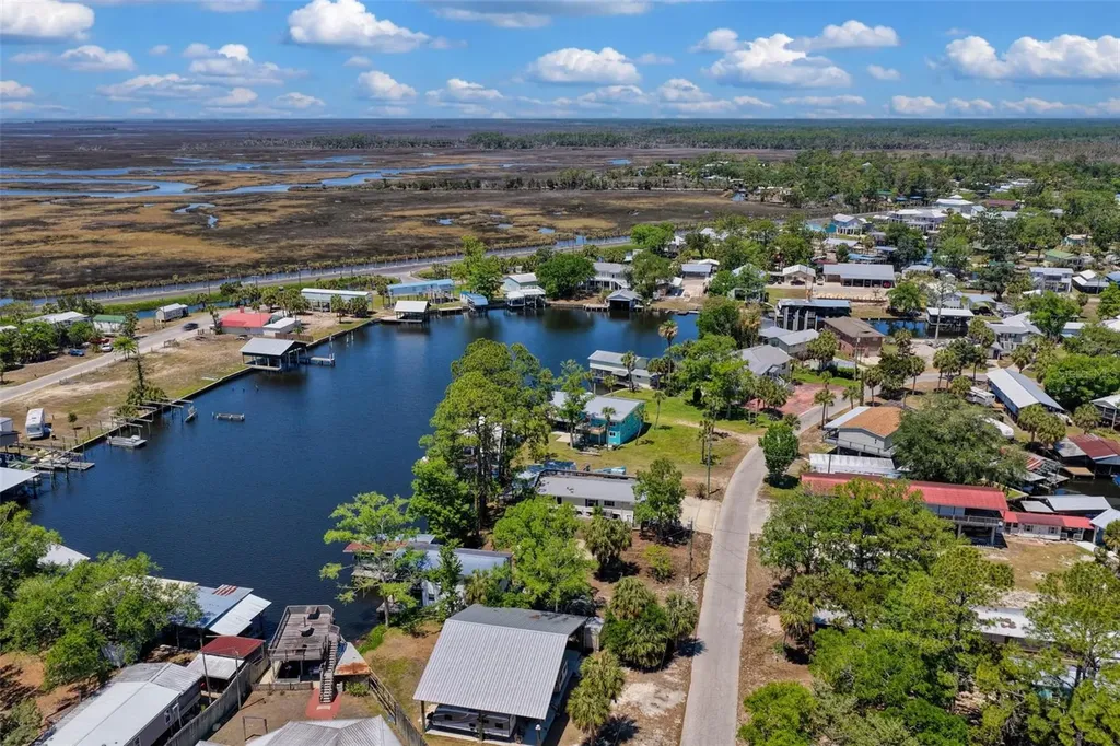 53 SE 241st Street Suwannee FL 32692
