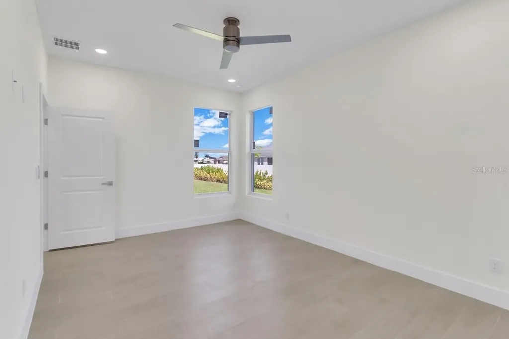 1827 Embers Parkway W Cape Coral FL 33993