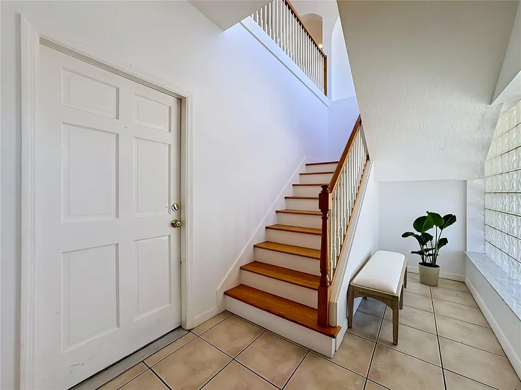 624 Kingston Court Apollo Beach FL 33572