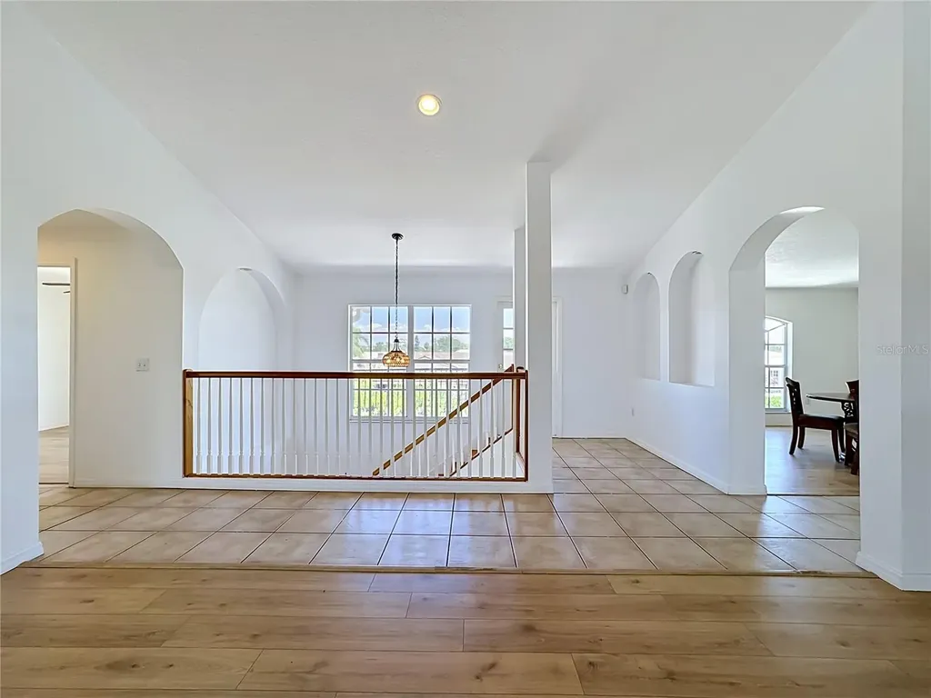 624 Kingston Court Apollo Beach FL 33572