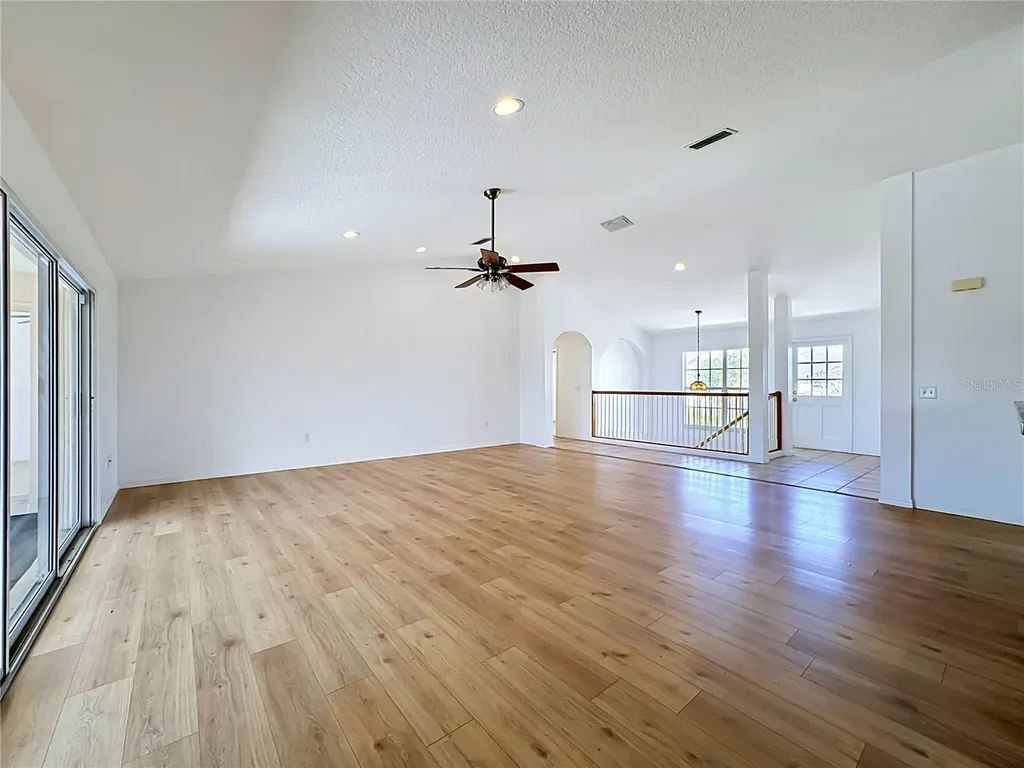 624 Kingston Court Apollo Beach FL 33572
