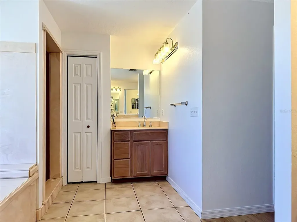 624 Kingston Court Apollo Beach FL 33572