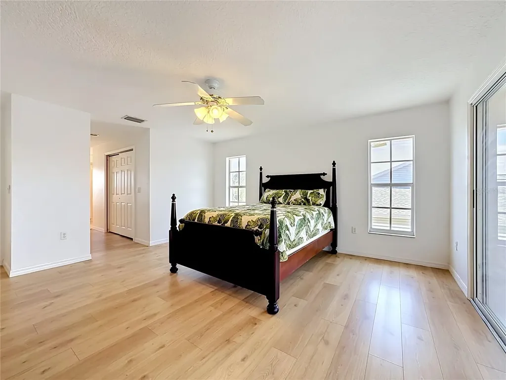 624 Kingston Court Apollo Beach FL 33572