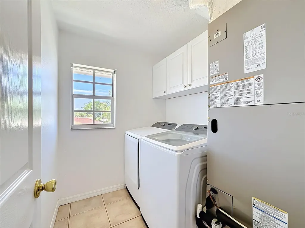 624 Kingston Court Apollo Beach FL 33572
