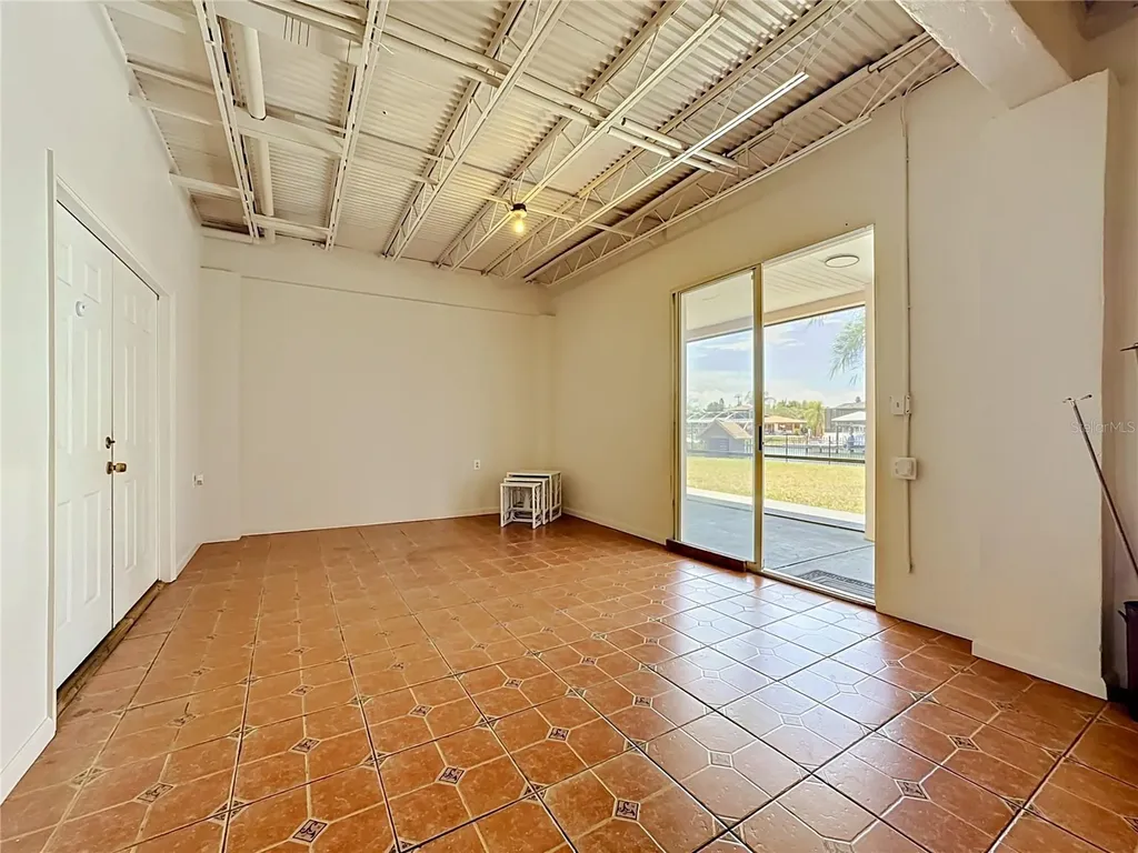 624 Kingston Court Apollo Beach FL 33572