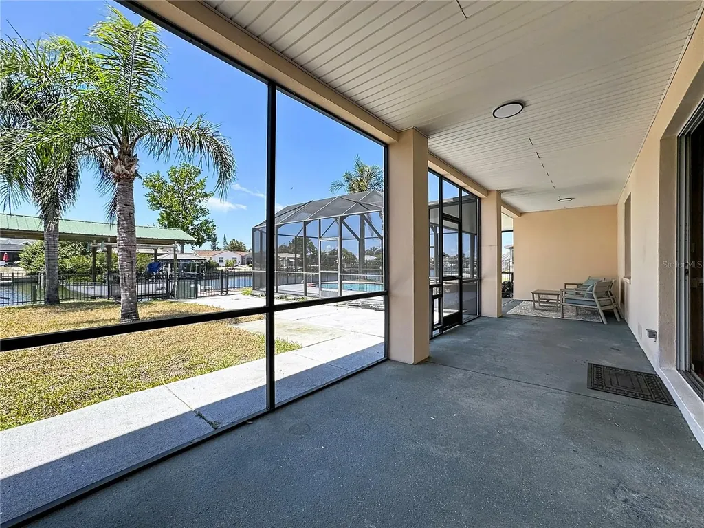 624 Kingston Court Apollo Beach FL 33572