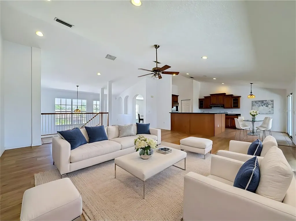624 Kingston Court Apollo Beach FL 33572