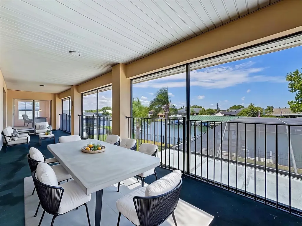 624 Kingston Court Apollo Beach FL 33572