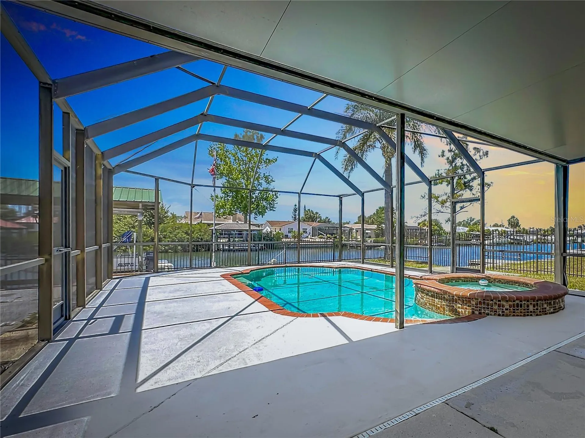 624 Kingston Court Apollo Beach FL 33572