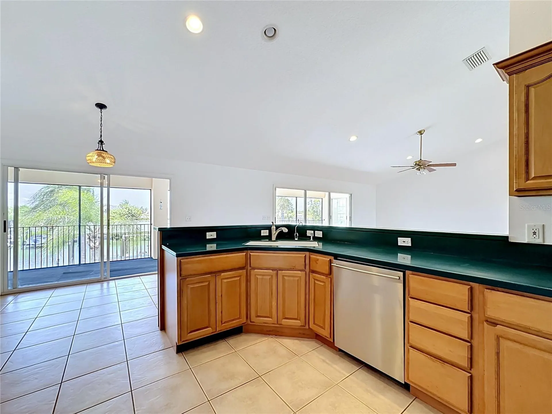 624 Kingston Court Apollo Beach FL 33572