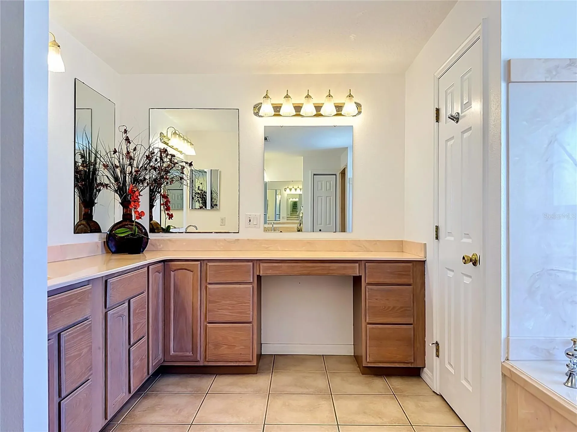 624 Kingston Court Apollo Beach FL 33572
