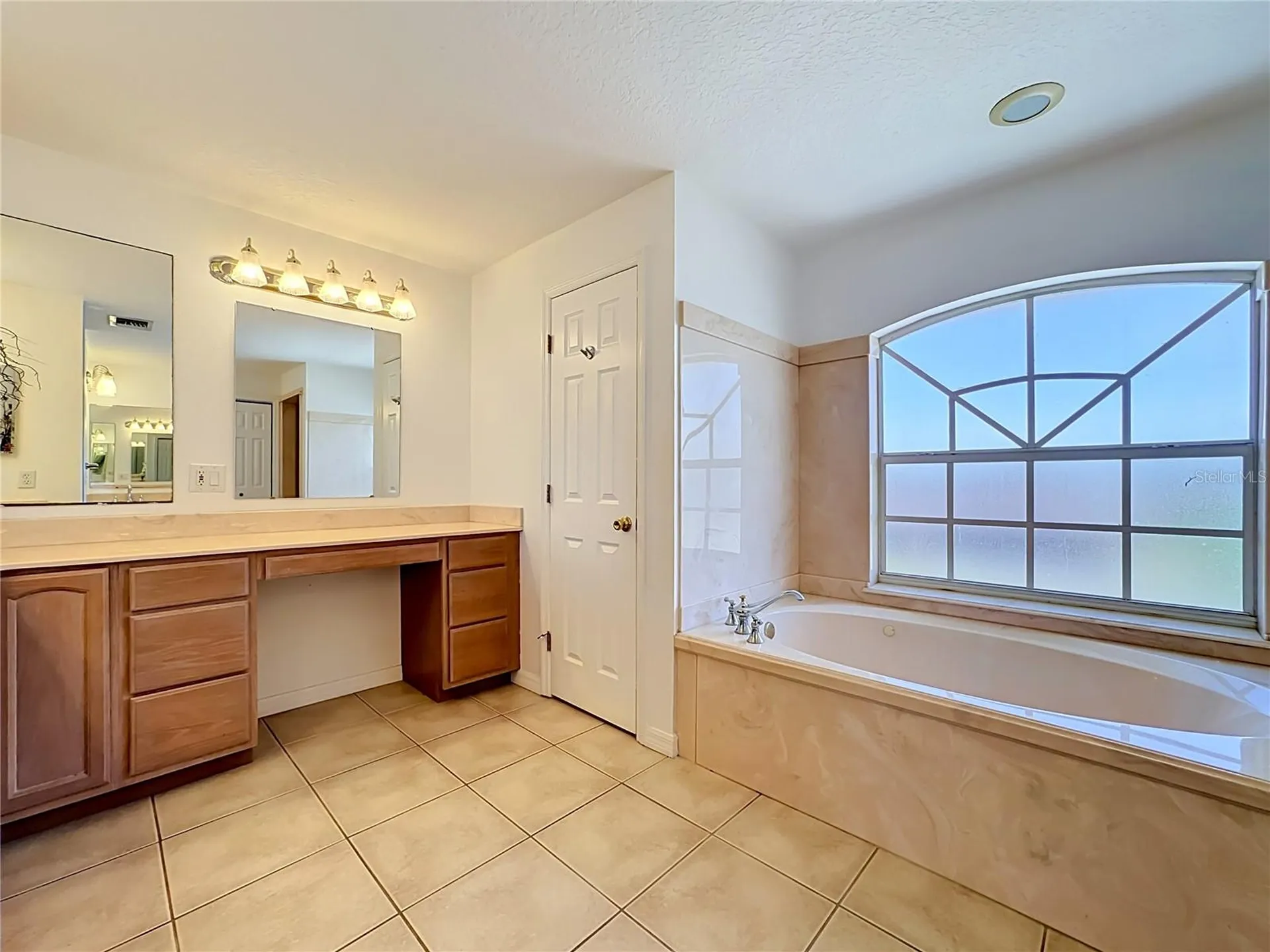 624 Kingston Court Apollo Beach FL 33572