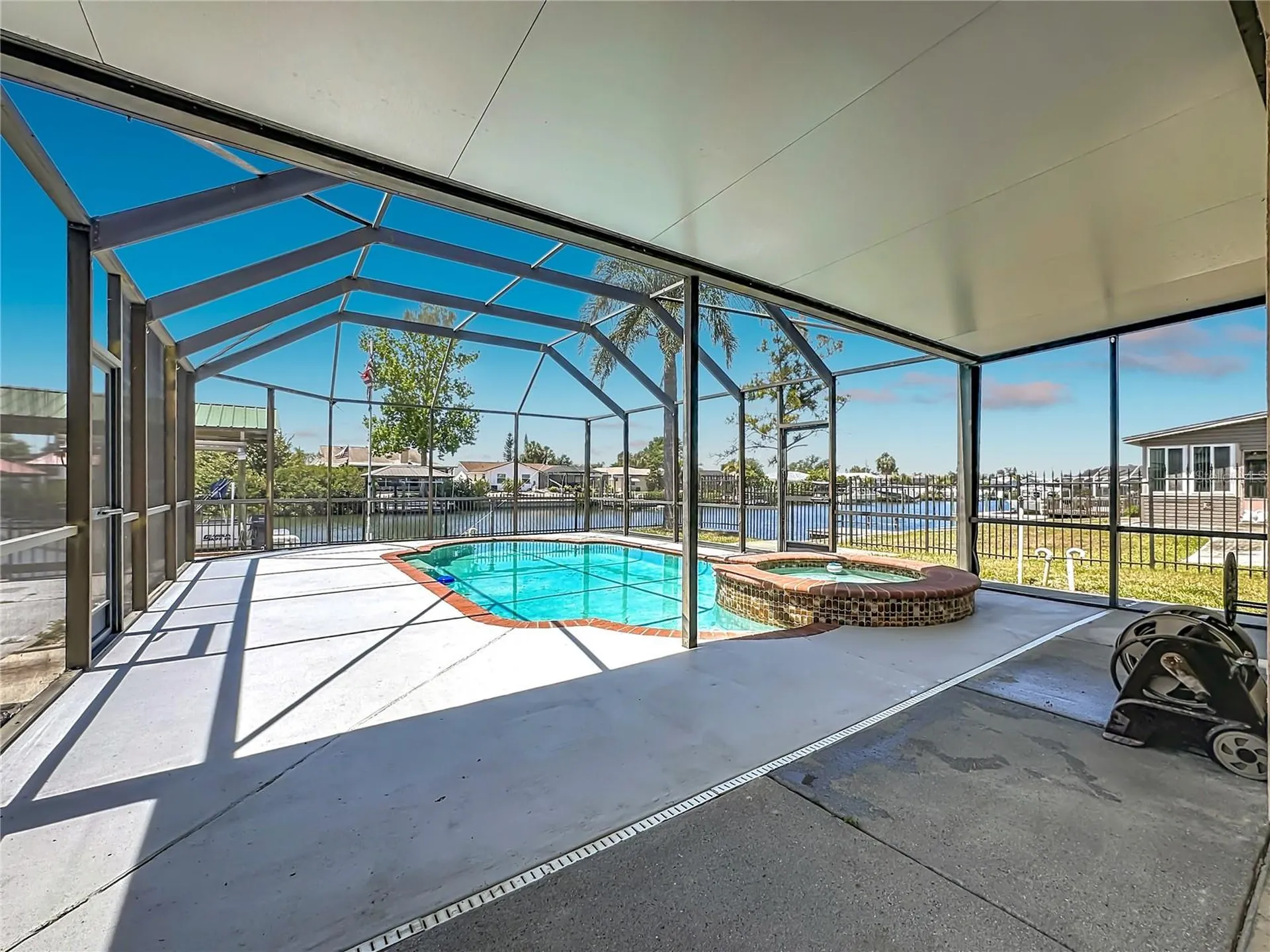 624 Kingston Court Apollo Beach FL 33572