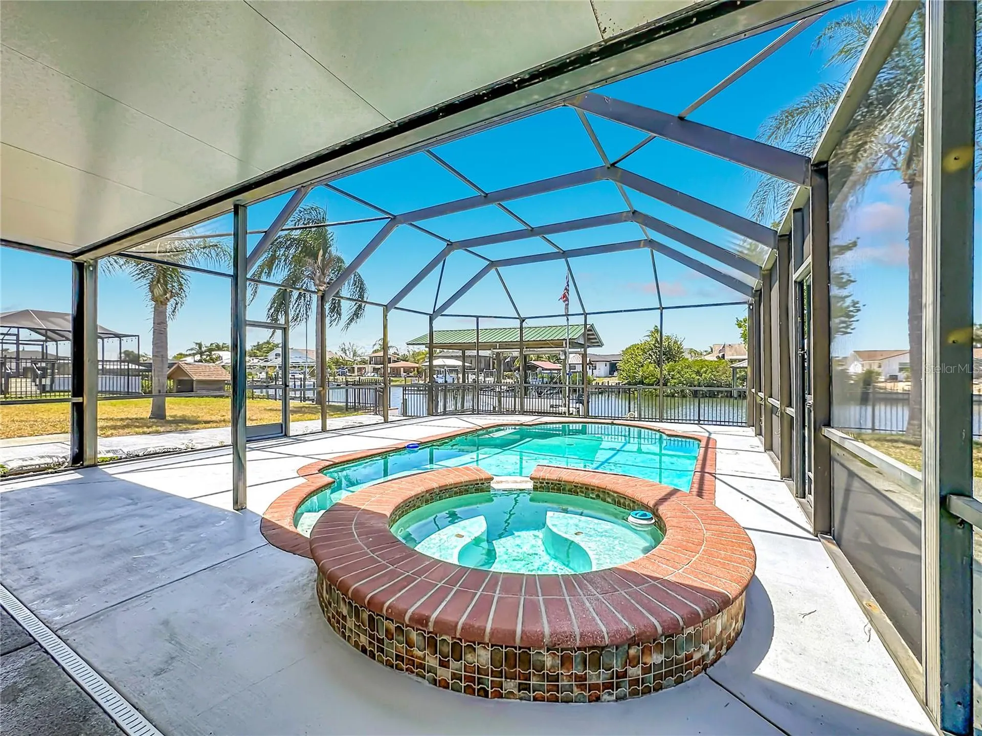 624 Kingston Court Apollo Beach FL 33572