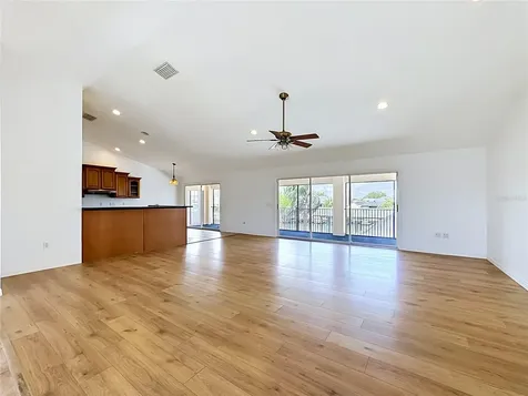 624 Kingston Court Apollo Beach FL 33572