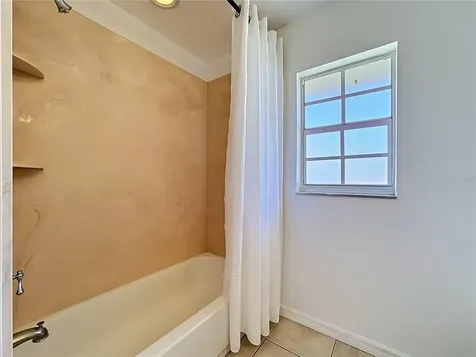 624 Kingston Court Apollo Beach FL 33572
