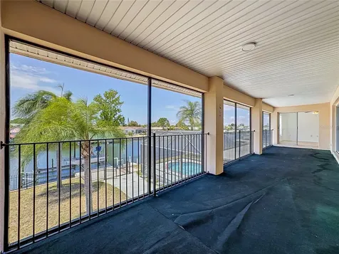 624 Kingston Court Apollo Beach FL 33572