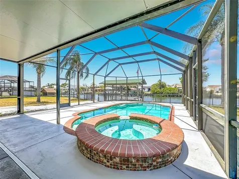 624 Kingston Court Apollo Beach FL 33572