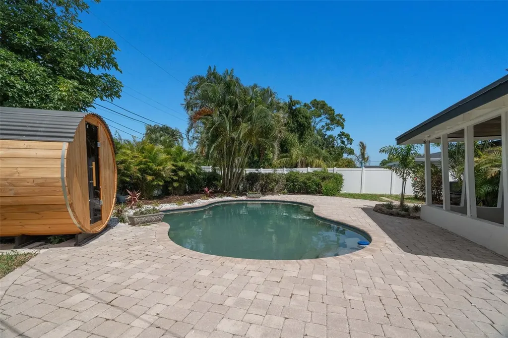 1715 Delaware Avenue NE St Petersburg FL 33703