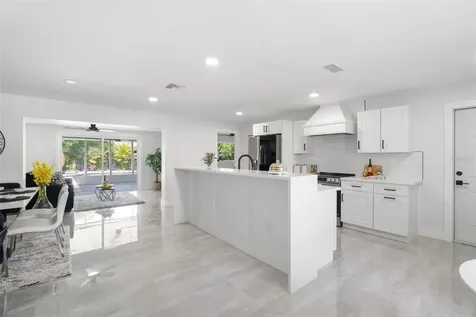 1715 Delaware Avenue NE St Petersburg FL 33703