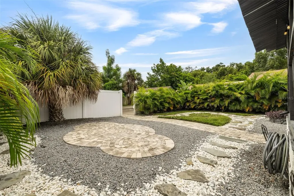 1411 E Henry Avenue Tampa FL 33604