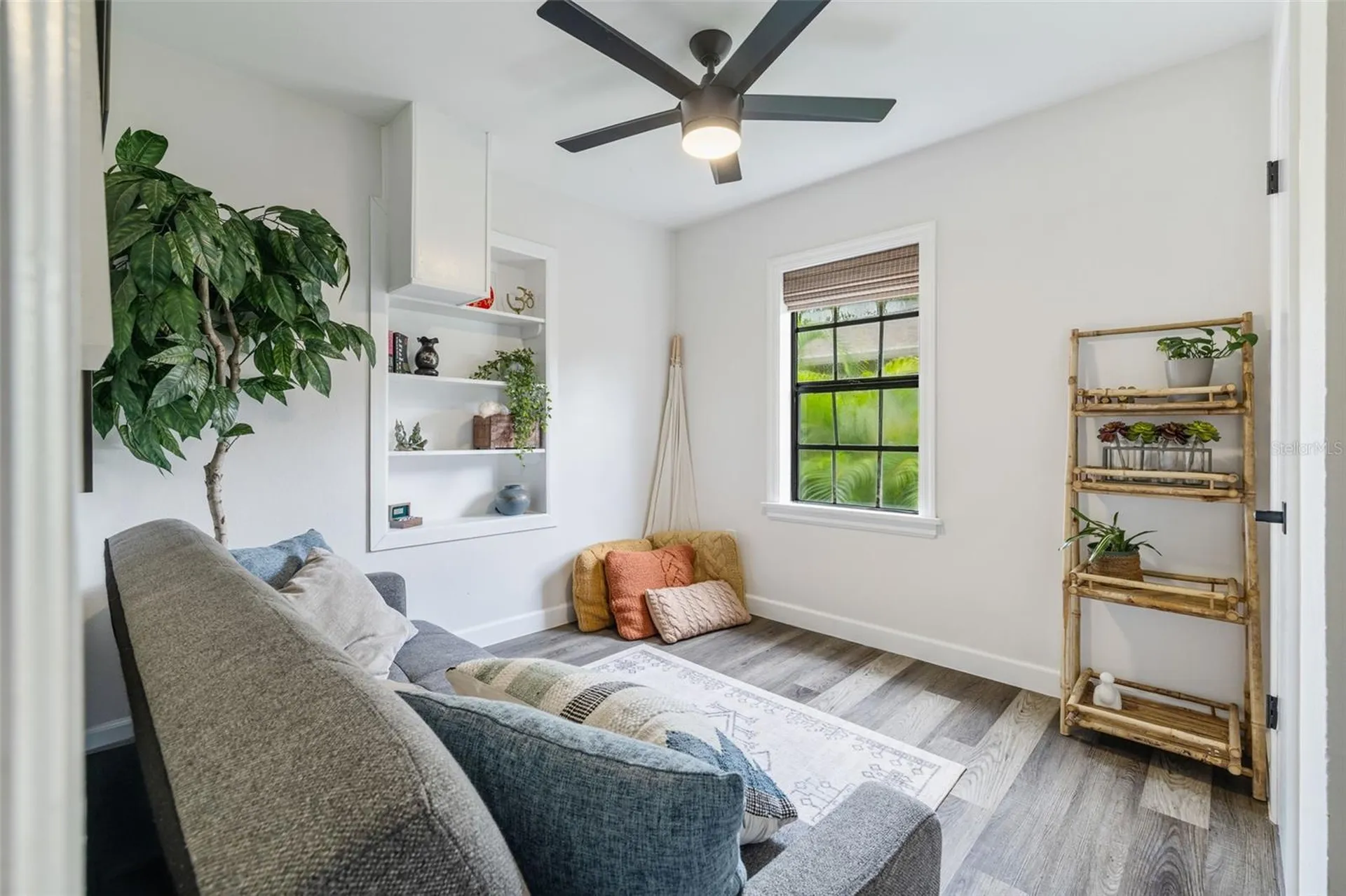 1411 E Henry Avenue Tampa FL 33604