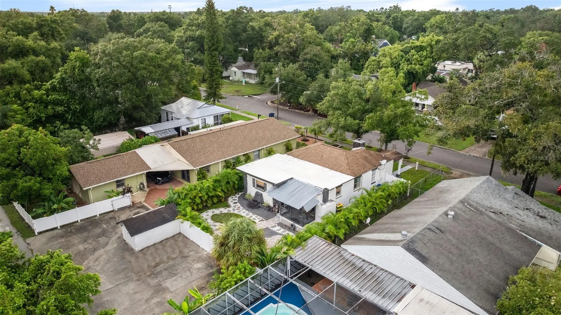 1411 E Henry Avenue Tampa FL 33604
