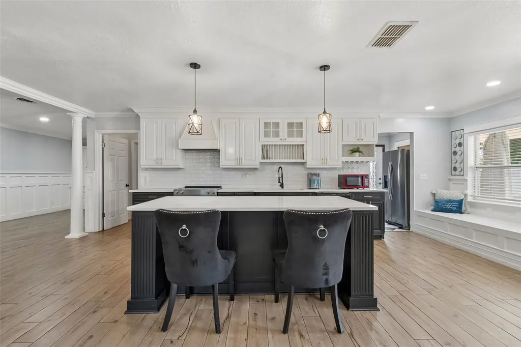 2790 Pinellas Point Drive S St Petersburg FL 33712