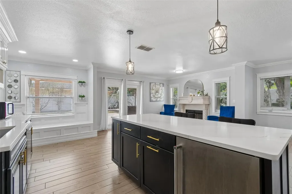 2790 Pinellas Point Drive S St Petersburg FL 33712