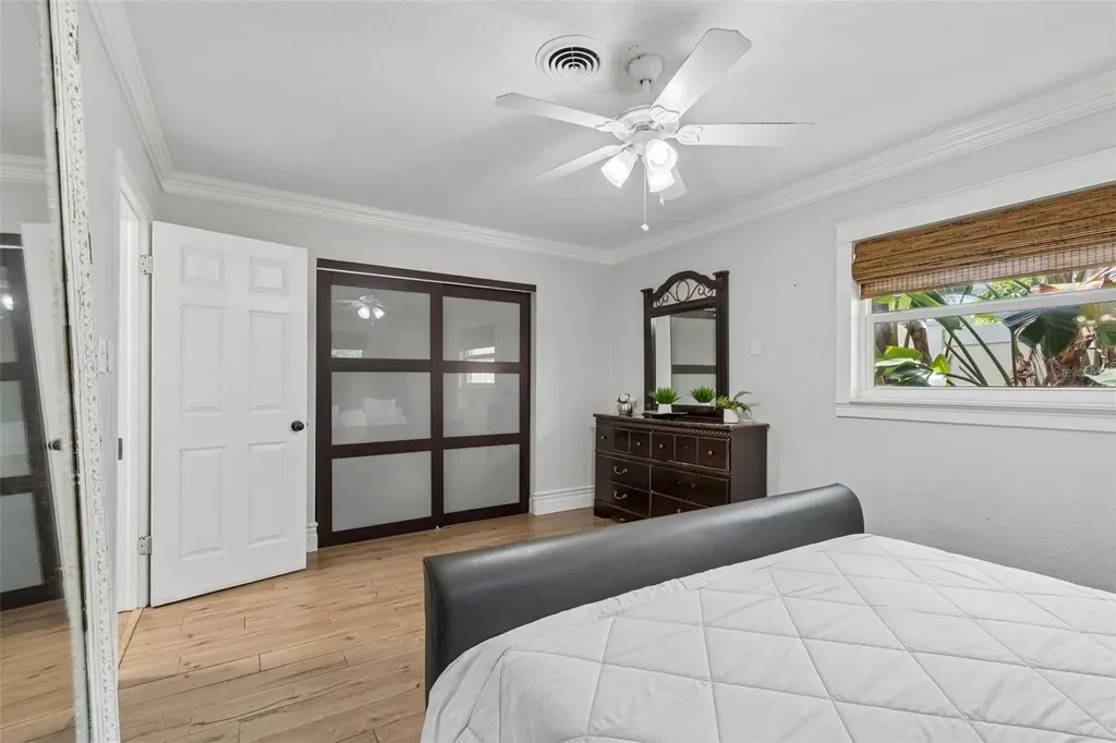 2790 Pinellas Point Drive S St Petersburg FL 33712