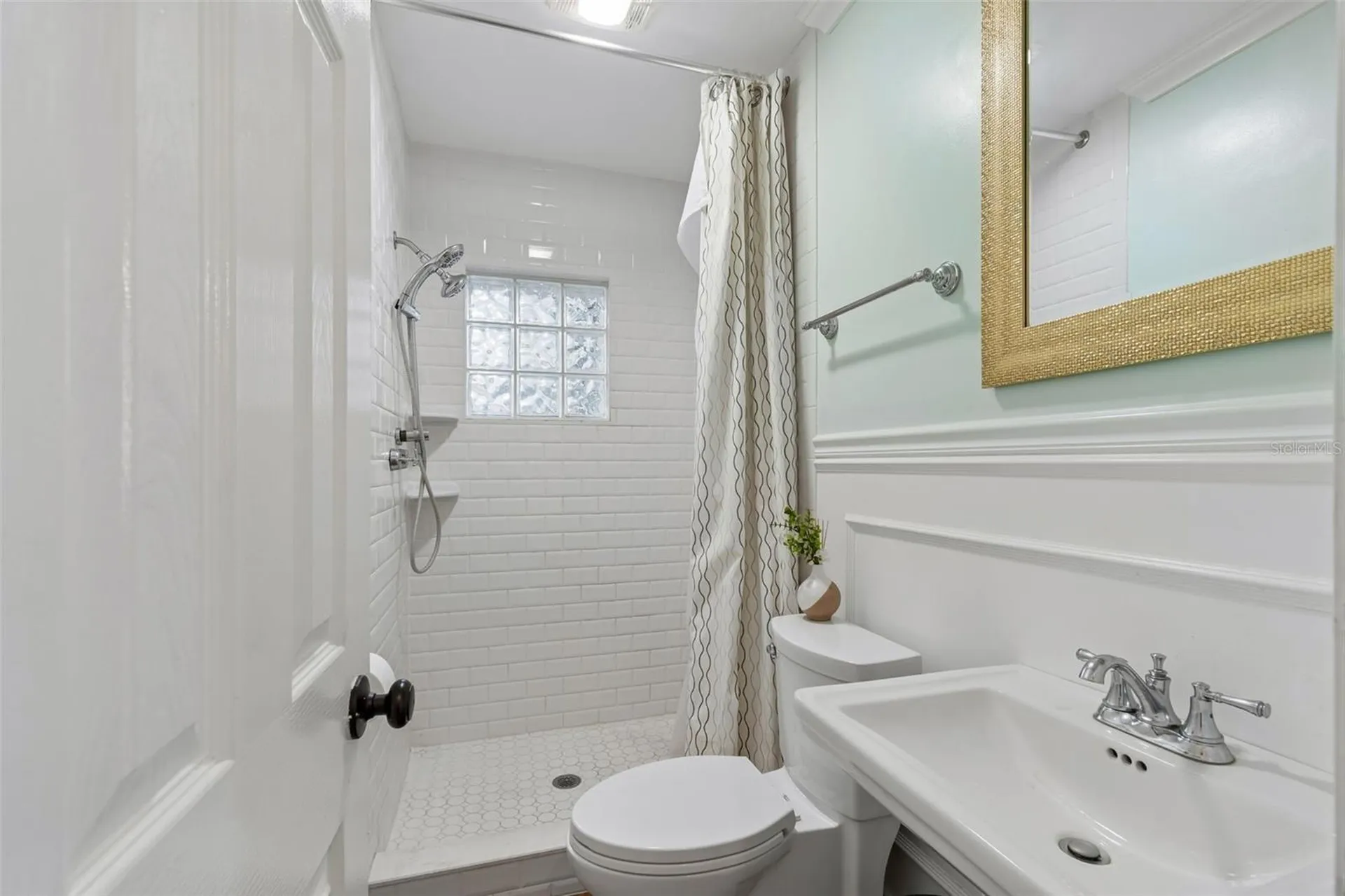 2790 Pinellas Point Drive S St Petersburg FL 33712