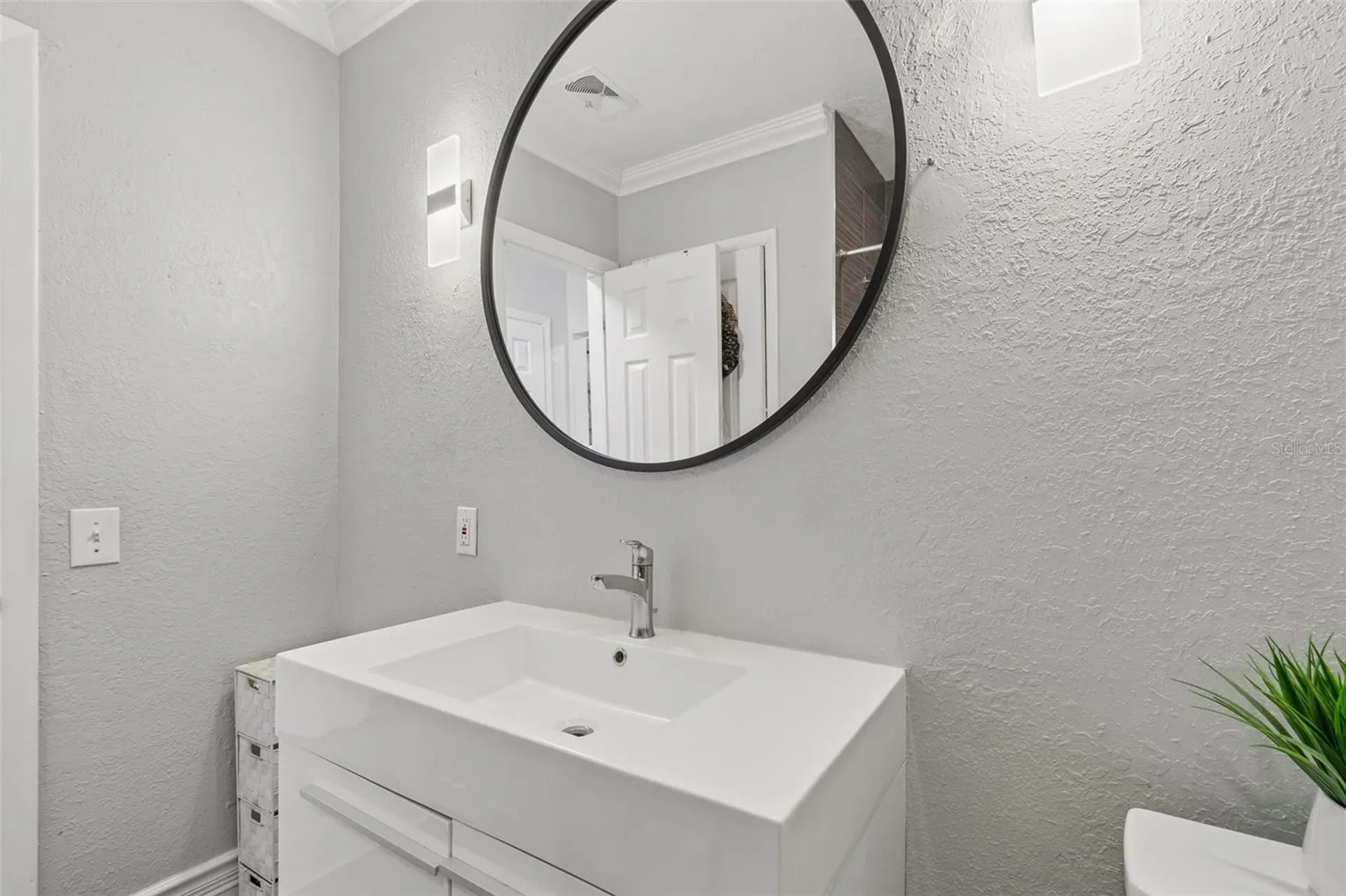 2790 Pinellas Point Drive S St Petersburg FL 33712