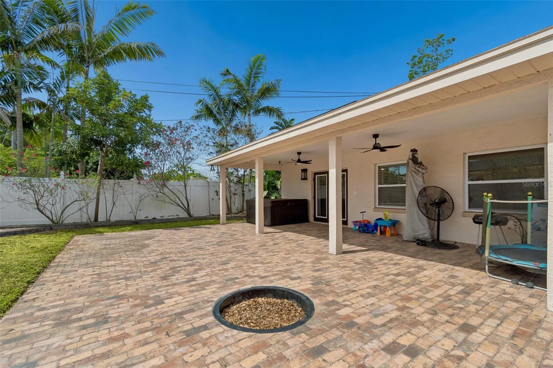 2790 Pinellas Point Drive S St Petersburg FL 33712
