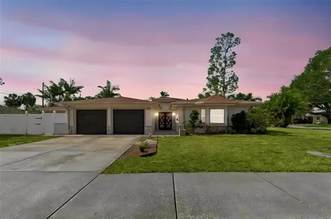 2790 Pinellas Point Drive S St Petersburg FL 33712