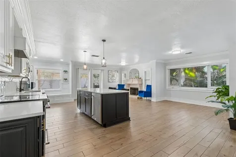 2790 Pinellas Point Drive S St Petersburg FL 33712
