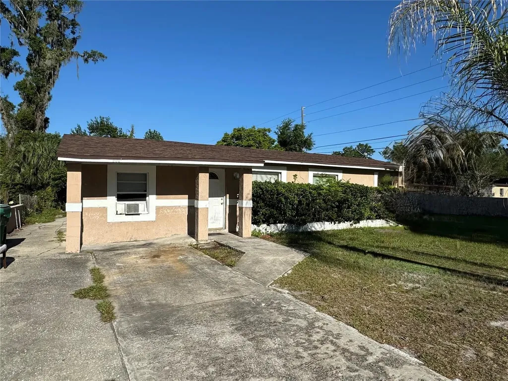 900 Sherwood Drive Deland FL 32720