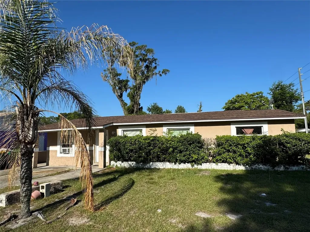 900 Sherwood Drive Deland FL 32720