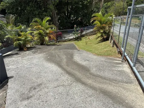 743 Las Vegas Cayey PR 00736