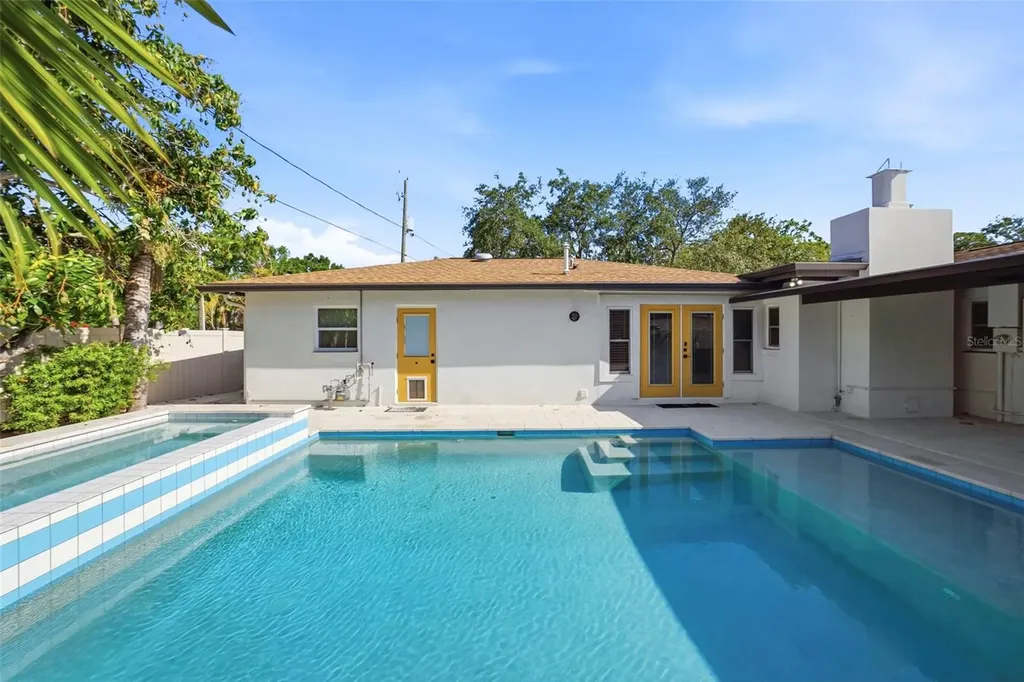 402 Erie Avenue Tampa FL 33606