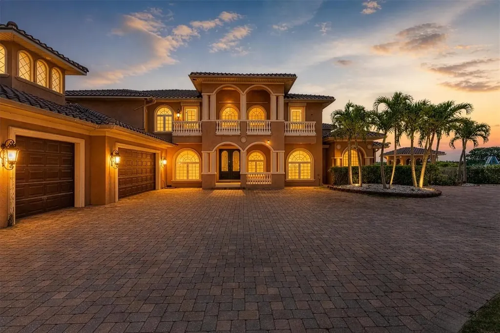 7 Cove View Court Cocoa Beach FL 32931