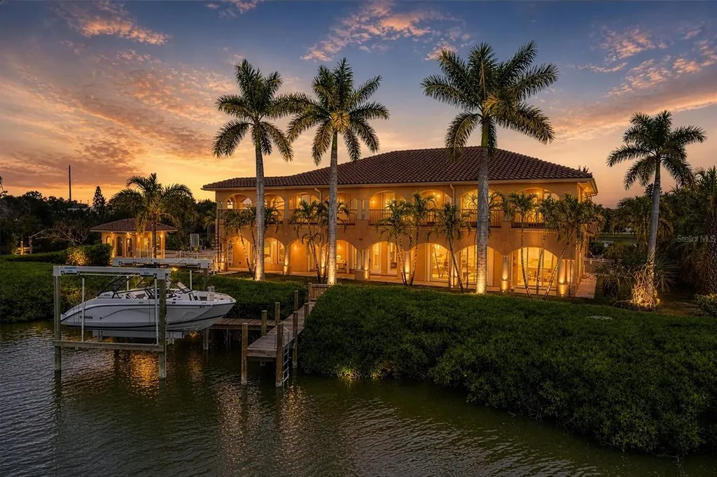 7 Cove View Court Cocoa Beach FL 32931