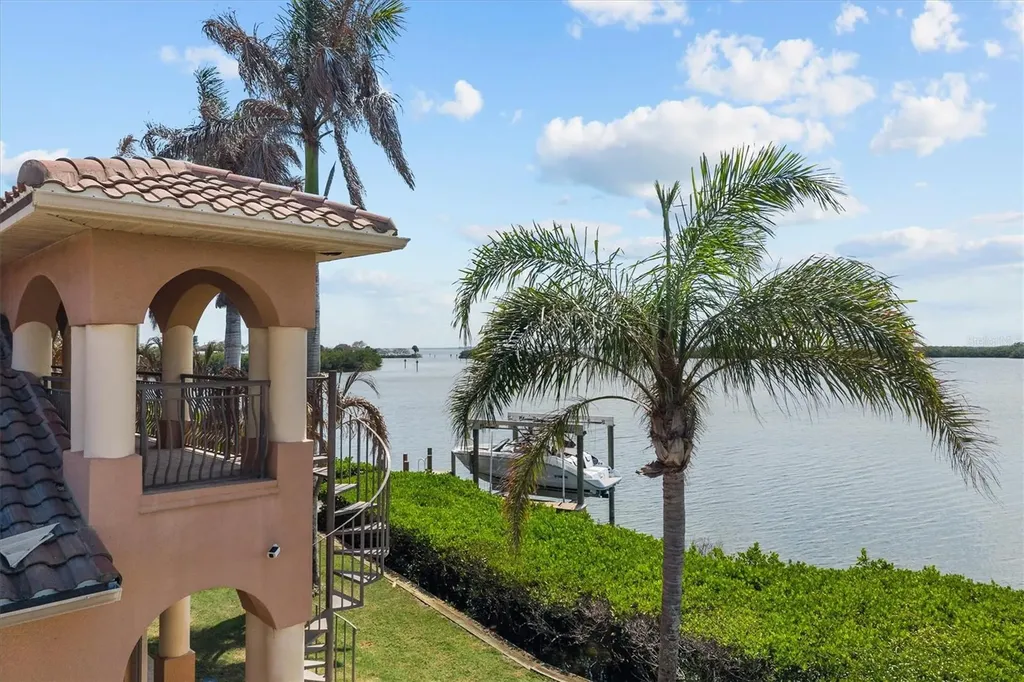 7 Cove View Court Cocoa Beach FL 32931
