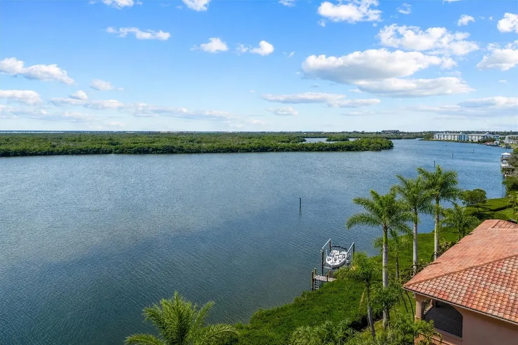 7 Cove View Court Cocoa Beach FL 32931